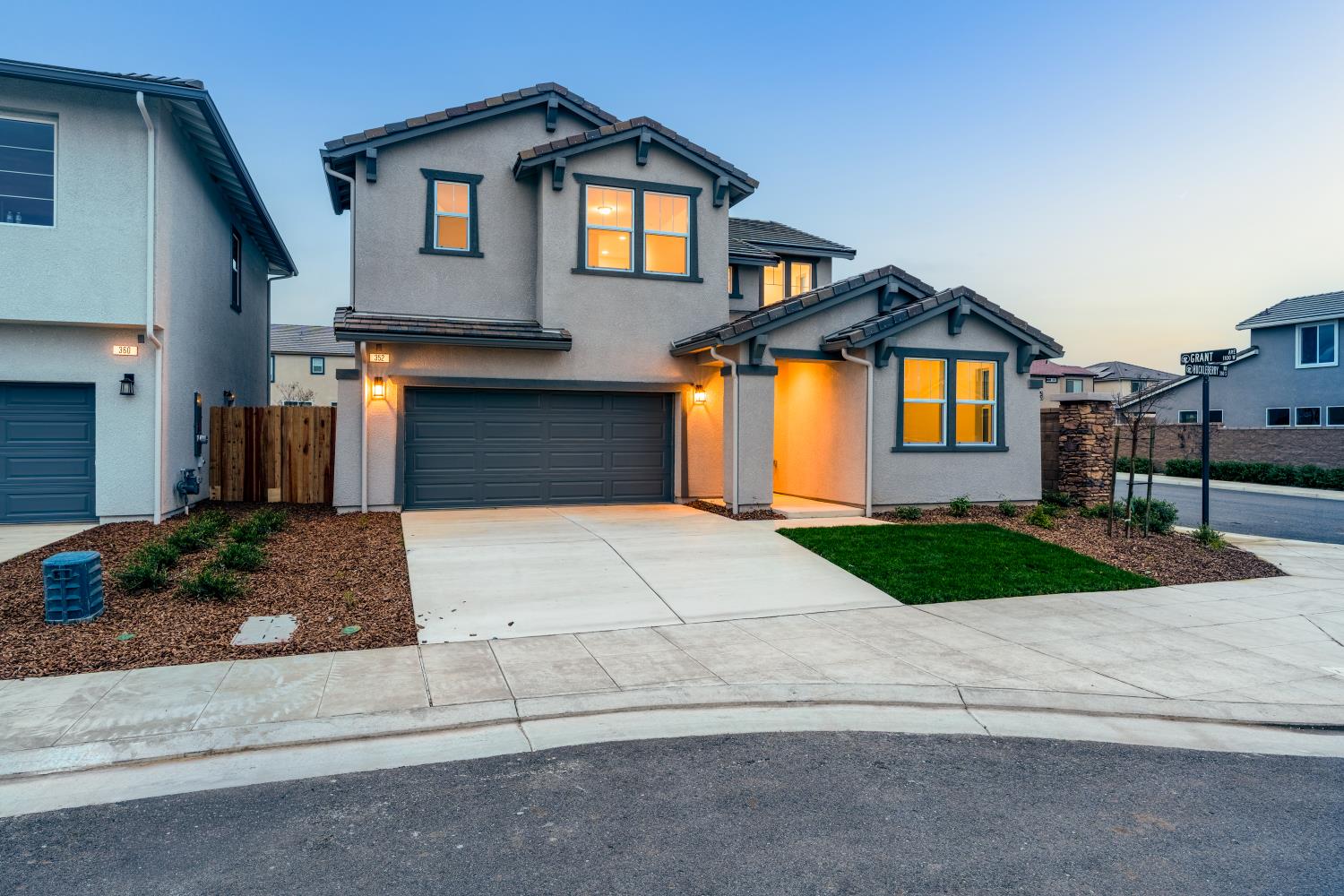 352 Huckleberry Rd S