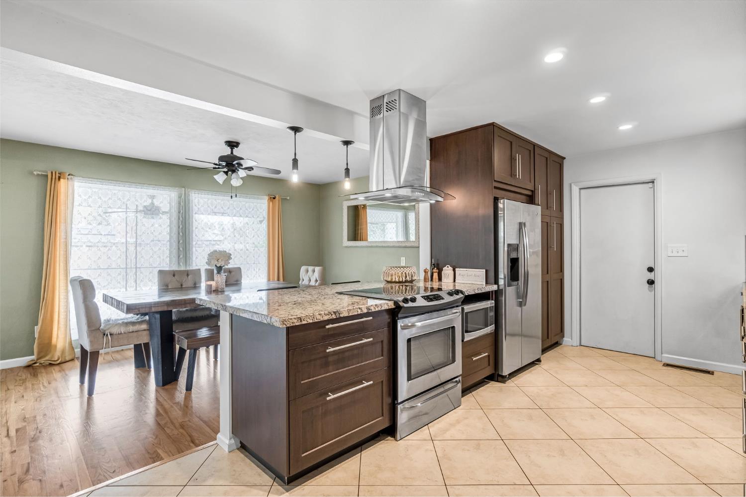 172 W Scott Ave, Fresno, CA 93704