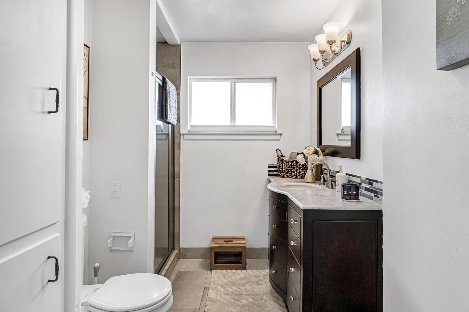 172 W Scott Ave, Fresno, CA 93704